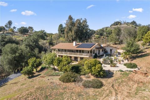 Photo of 2103 Margarita Glen, Fallbrook, CA 92028 (MLS # SW25118076)