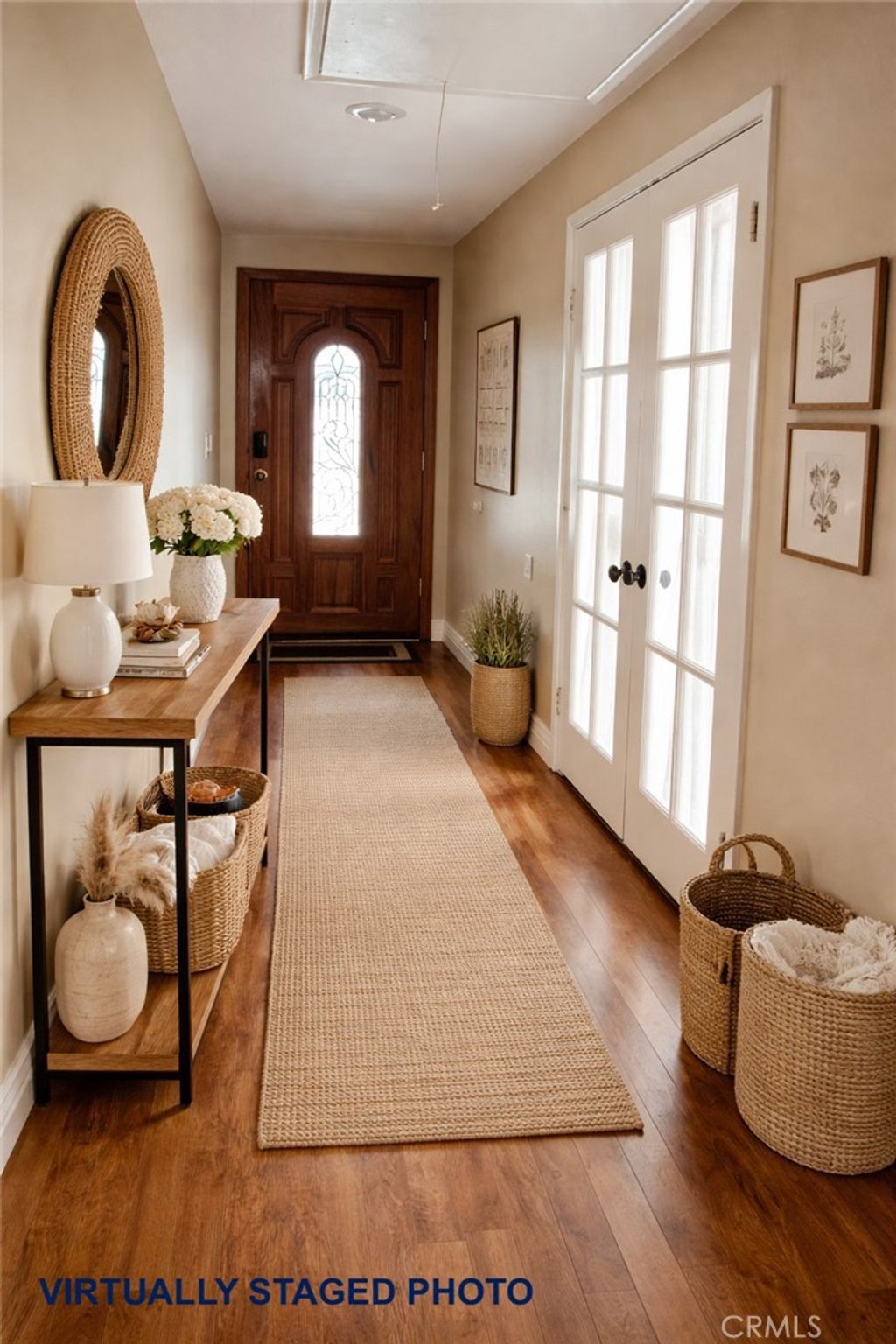 Photo of 18901 Circle Of The Oaks, Newhall, CA 91321 (MLS # SR26056190)