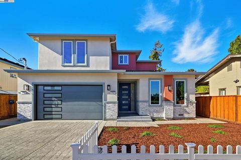Photo of 492 Sunset Blvd, Hayward, CA 94541 (MLS # 41114841)