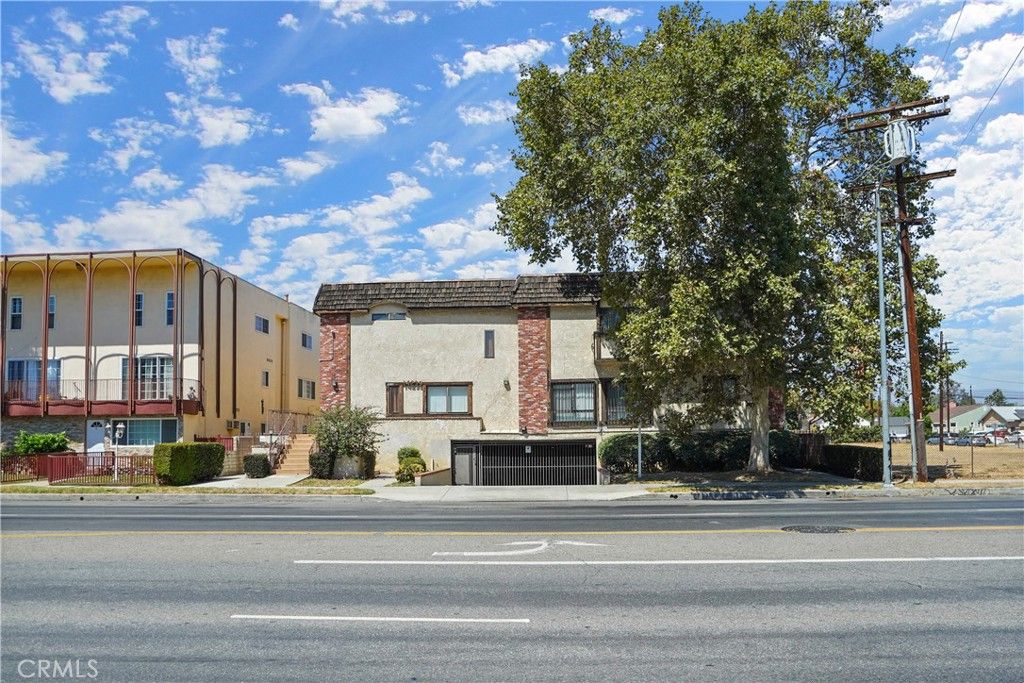 Photo of 14239 Sherman Way #3, Van Nuys, CA 91405 (MLS # SR26014667)