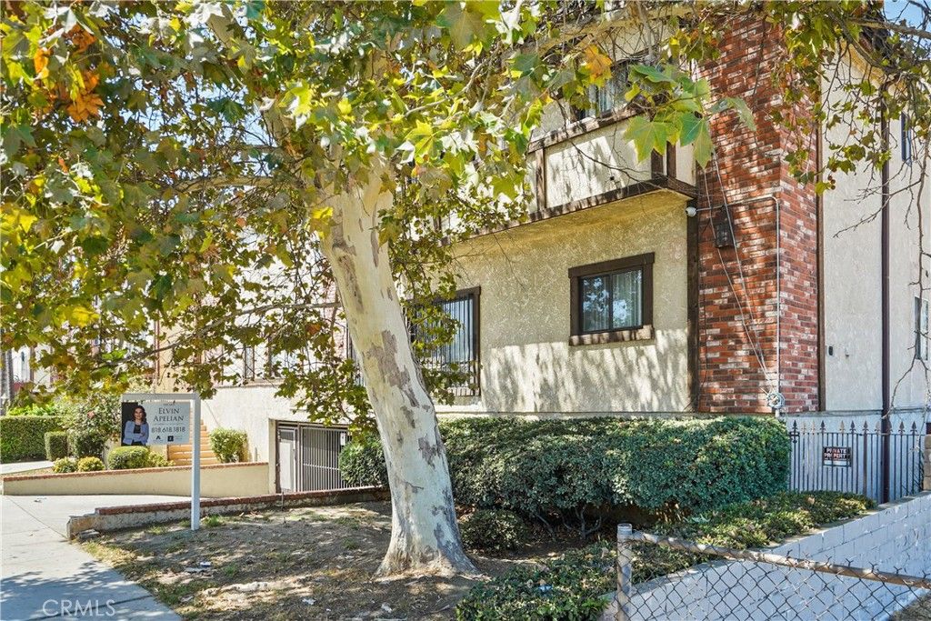 Photo of 14239 Sherman Way #3, Van Nuys, CA 91405 (MLS # SR26014667)