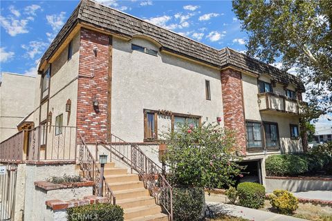 Photo of 14239 Sherman Way #3, Van Nuys, CA 91405 (MLS # SR26014667)