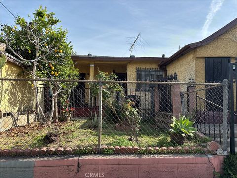 Photo of 372 N Chicago St, Los Angeles, CA 90033 (MLS # SR26035312)