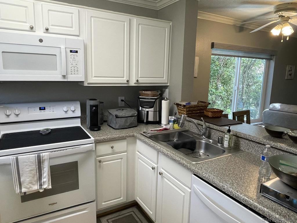 7565 Charmant Drive