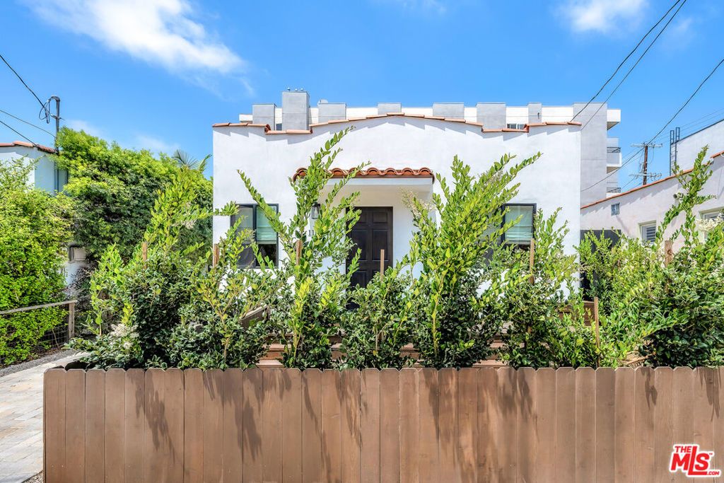 Photo of 11525 Nebraska Avenue, Los Angeles, CA 90025 (MLS # 26839349)