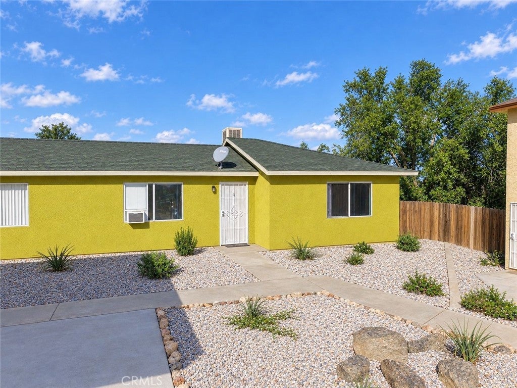 17450 Sequoia