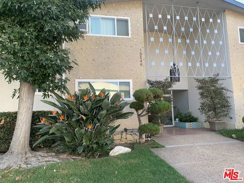 Photo of 15549 S Budlong Place #9, Gardena, CA 90247 (MLS # 25615523)