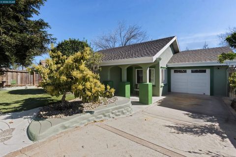 Photo of 94 Anchor Dr Dr, Bay Point, CA 94565 (MLS # 41120040)