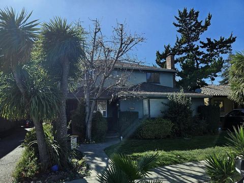 Photo of 1823 Lincoln Ave, San Jose, CA 95125 (MLS # ML82037248)