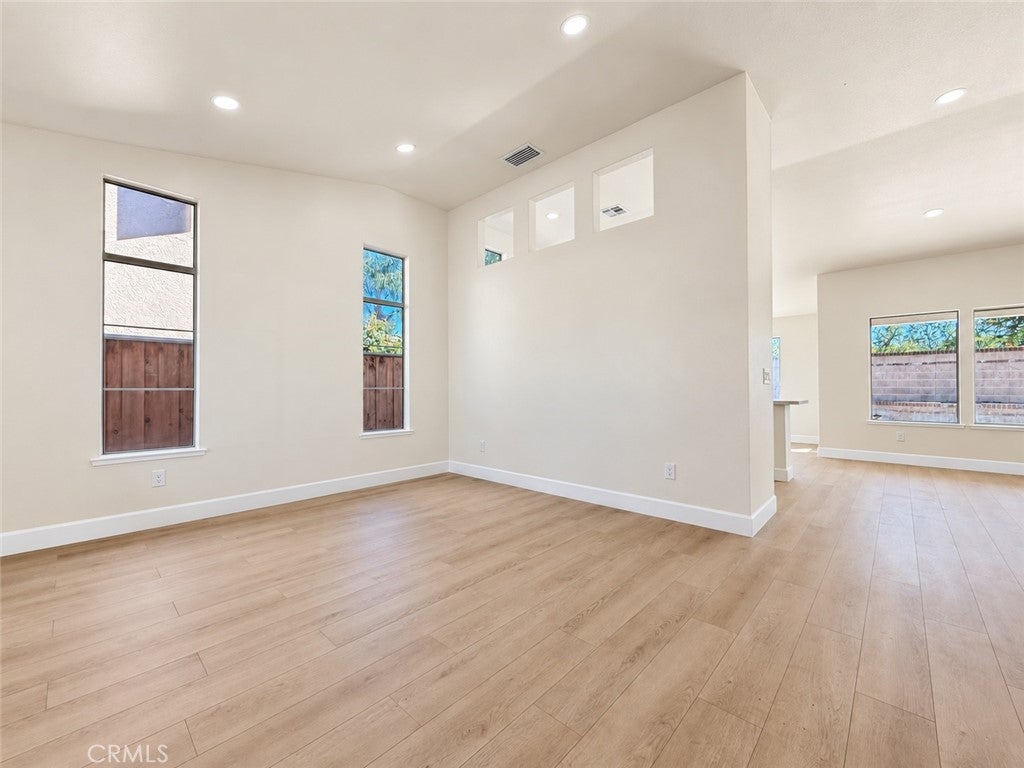 4928 Valley Terrace