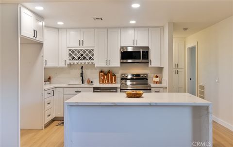 Photo of 9516 Yucca Street, Apple Valley, CA 92308 (MLS # PW25254562)