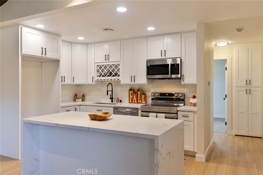 Photo of 9516 Yucca Street, Apple Valley, CA 92308 (MLS # PW25254562)