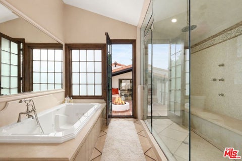 Tiny photo for 402 11th Street, Santa Monica, CA 90402 (MLS # 26871437)