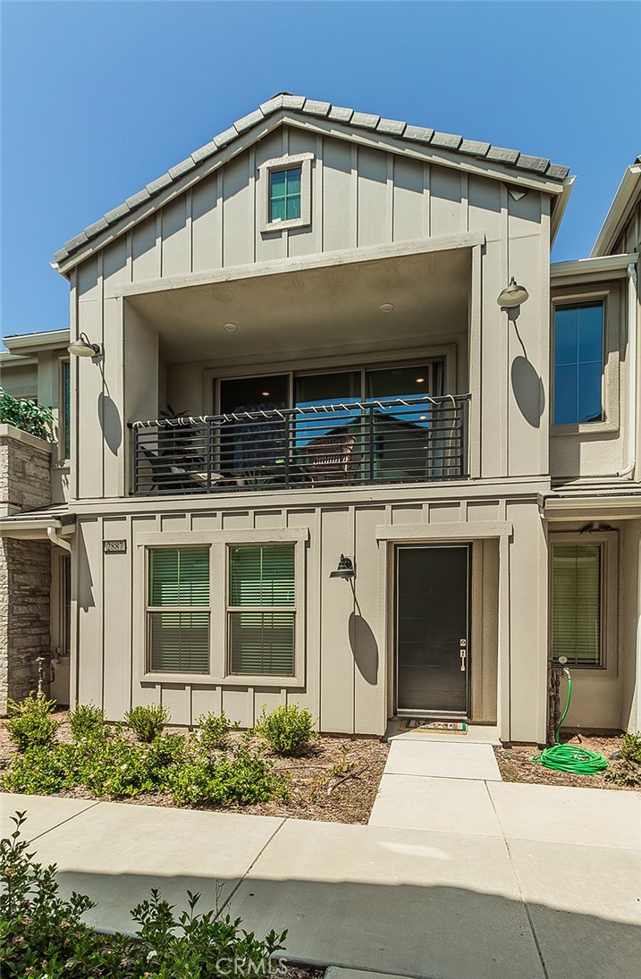 2887 E Tamarind Drive