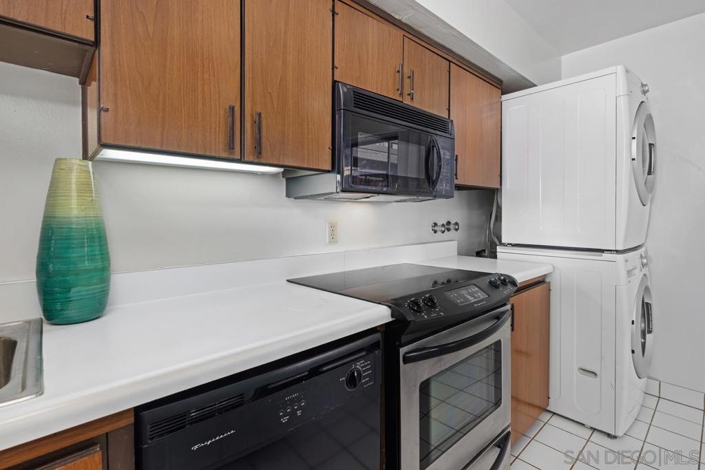 2600 TORRY PINES Rd B27