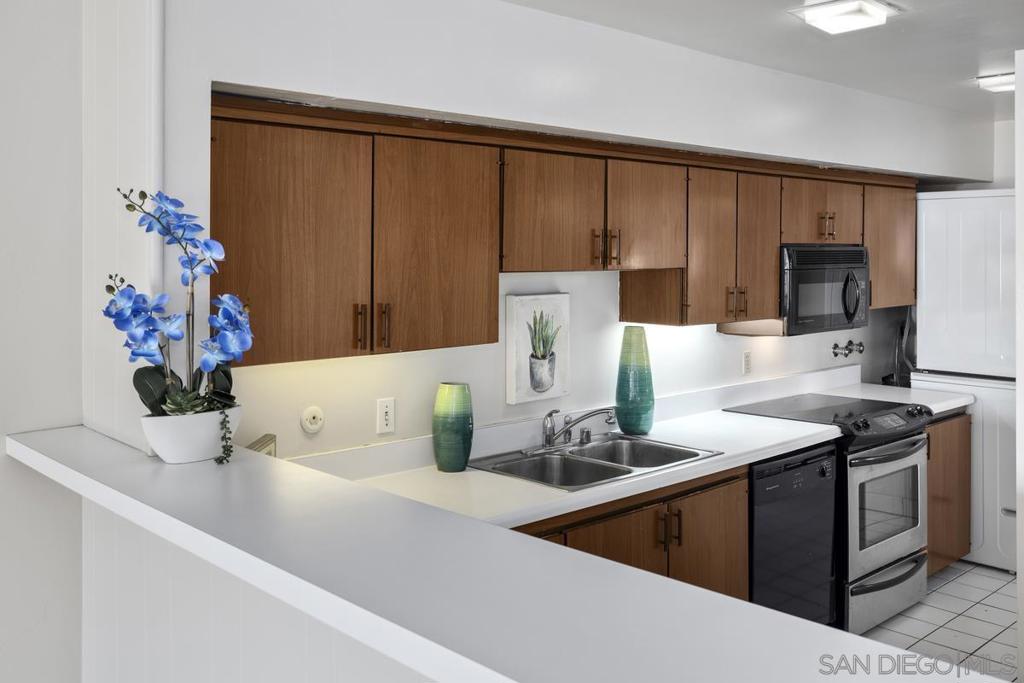 2600 TORRY PINES Rd B27