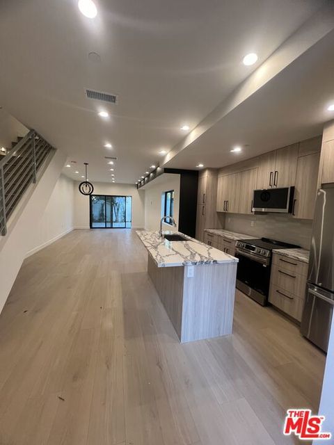 Photo of 17243 Kittridge Street, Lake Balboa, CA 91406 (MLS # 26662267)