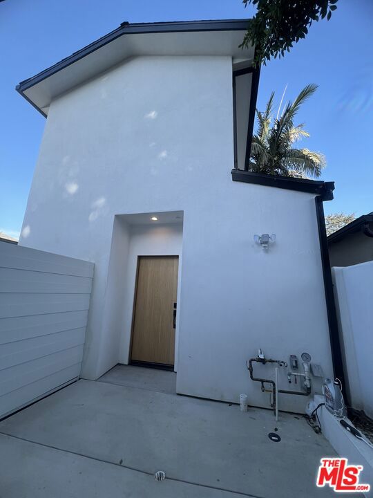 17243 Kittridge Street