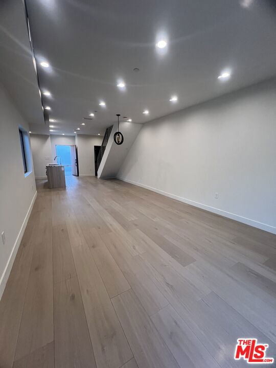 17243 Kittridge Street