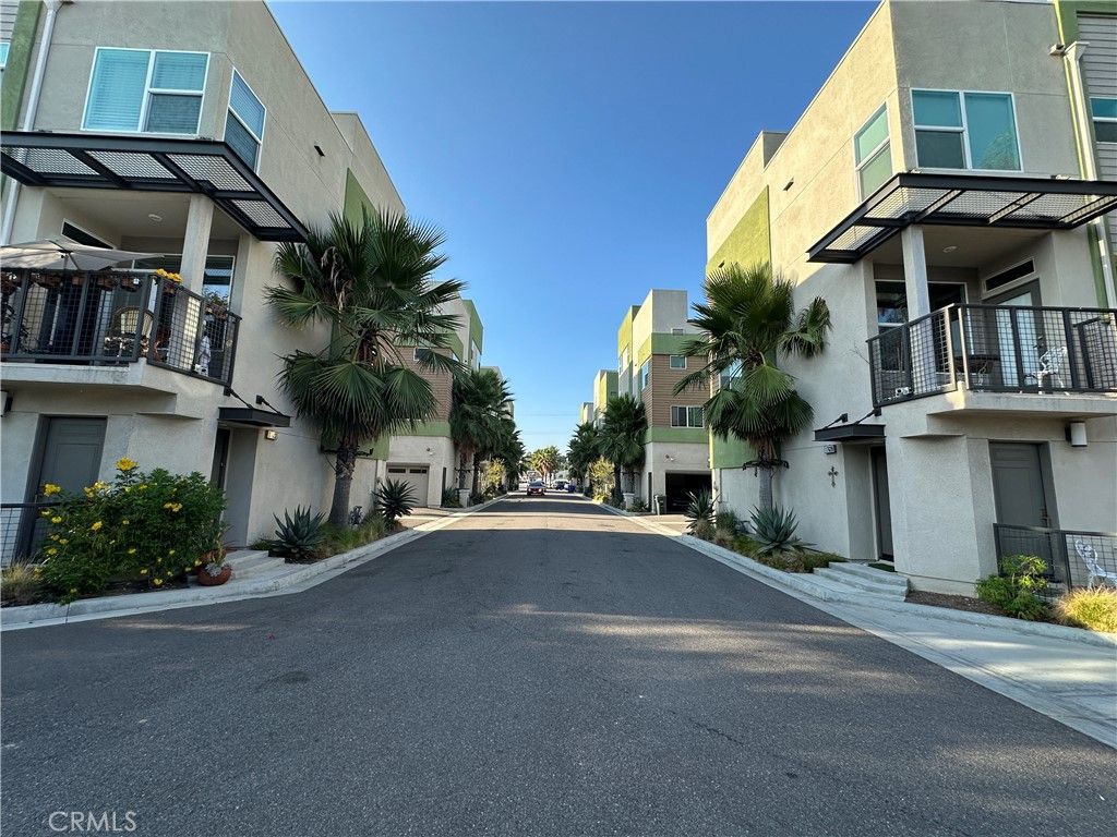 Photo of 17612 Garden House Lane, Bellflower, CA 90706 (MLS # OC25245424)