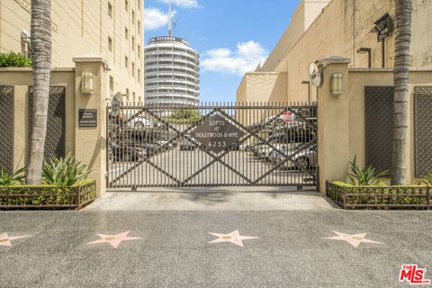 Photo of 6253 Hollywood Boulevard #903, Los Angeles, CA 90028 (MLS # 26689577)