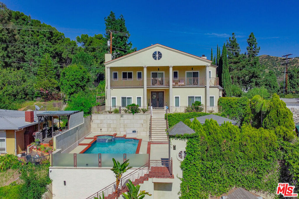 688 Glenmore Boulevard