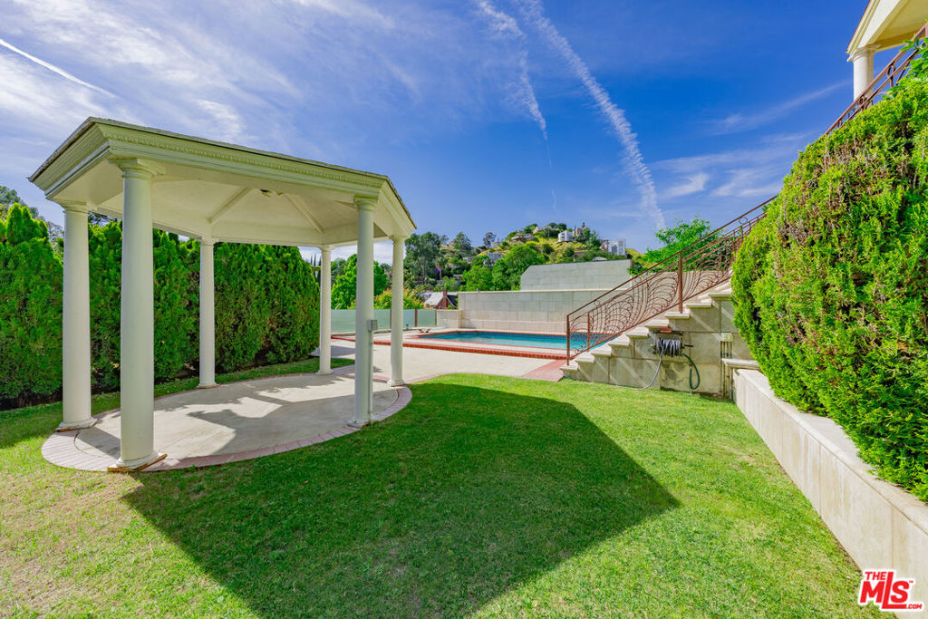 688 Glenmore Boulevard