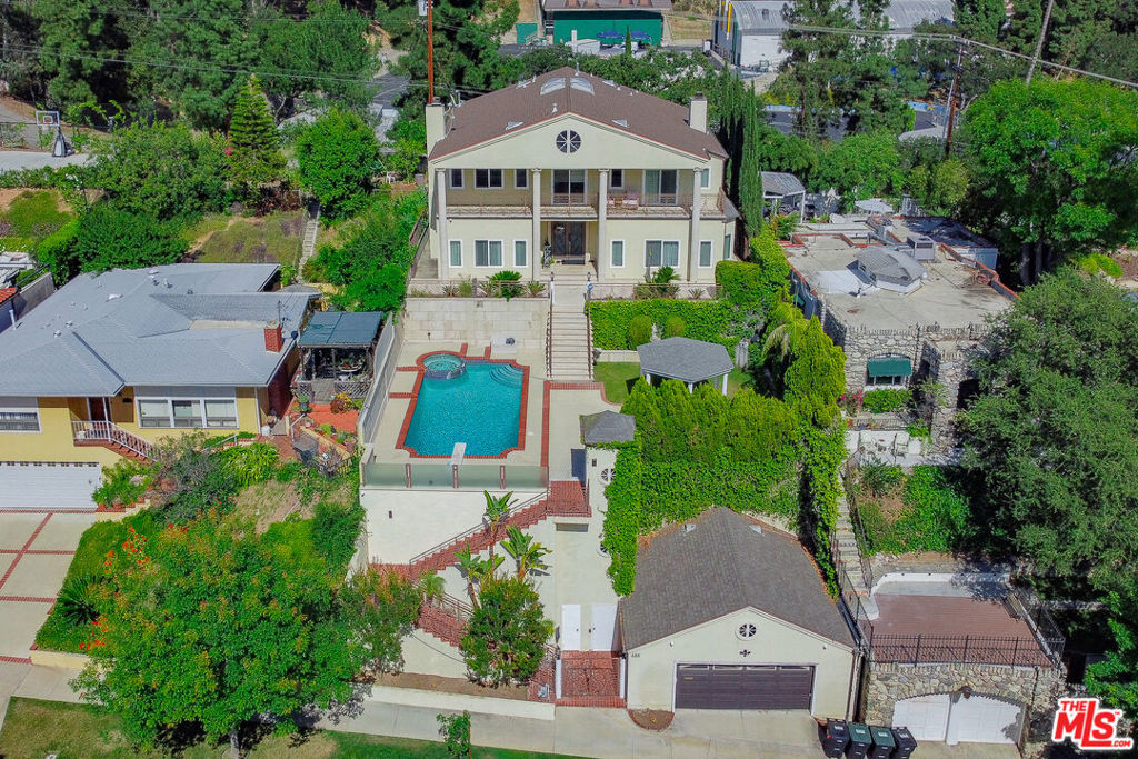 688 Glenmore Boulevard