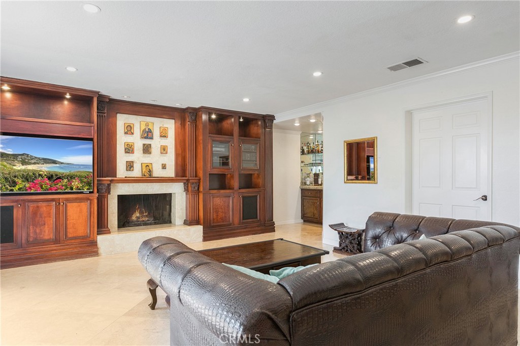 25242 Bentwood
