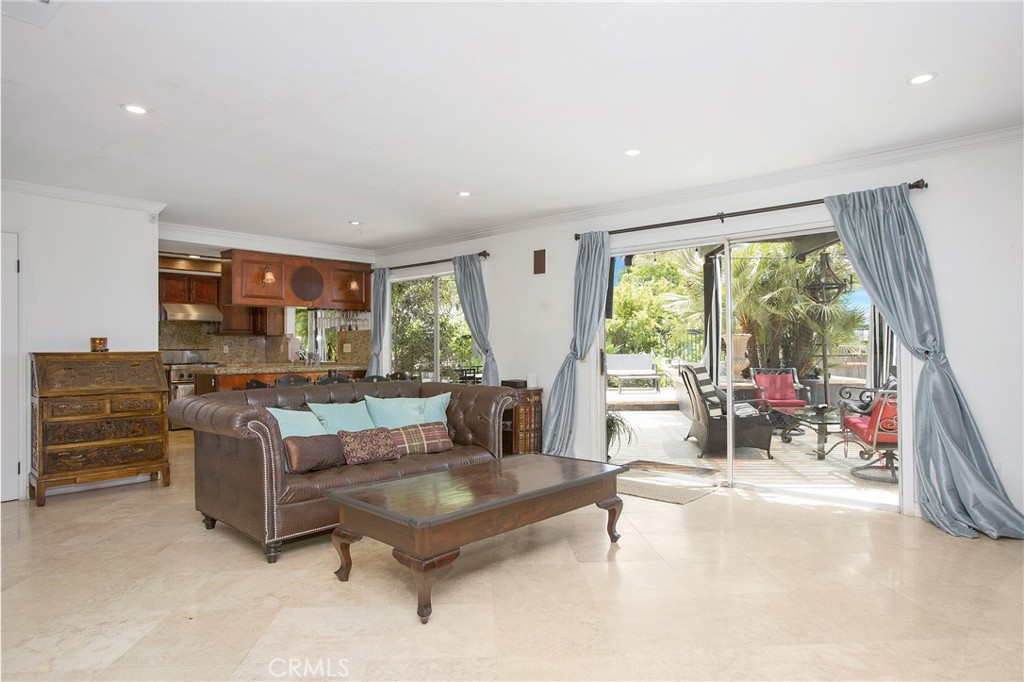 25242 Bentwood