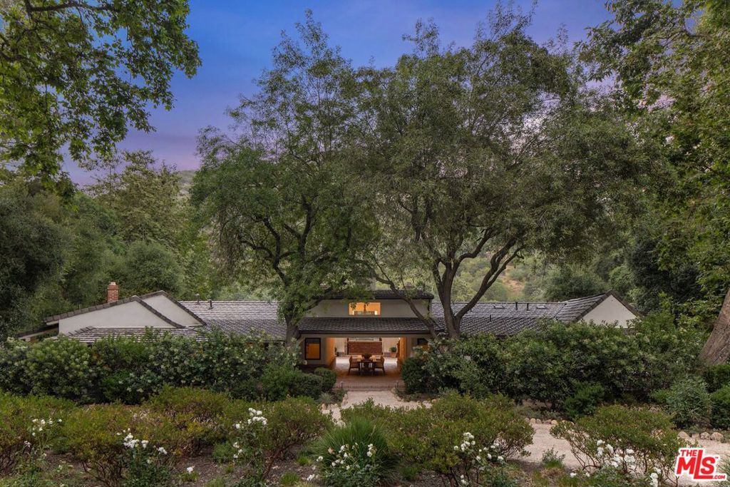 3099 Mandeville Canyon Road