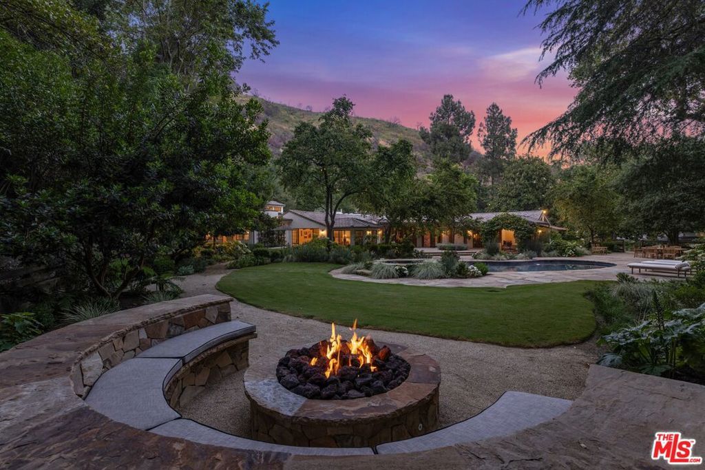 Photo of 3099 Mandeville Canyon Road, Los Angeles, CA 90049 (MLS # 26656213)