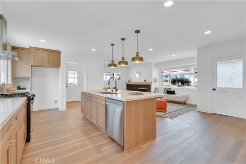 10525 S 5th Avenue Inglewood CA 90303