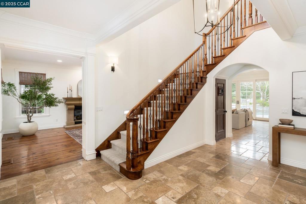 45 Lark Pl