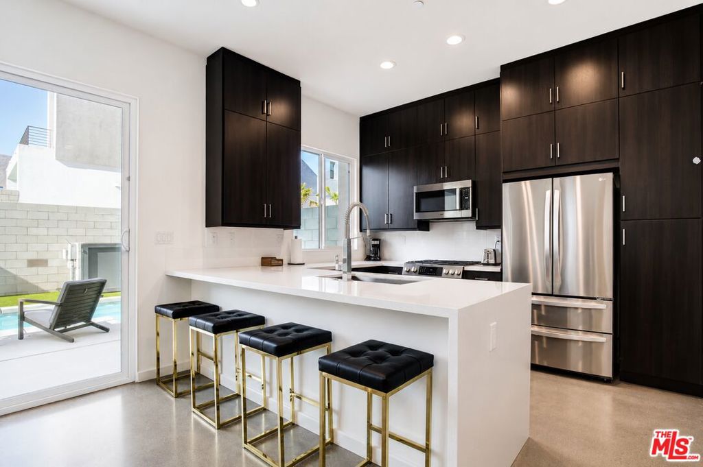 2693 Paragon Loop