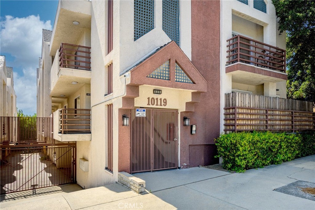 10119 Pinewood Avenue 207