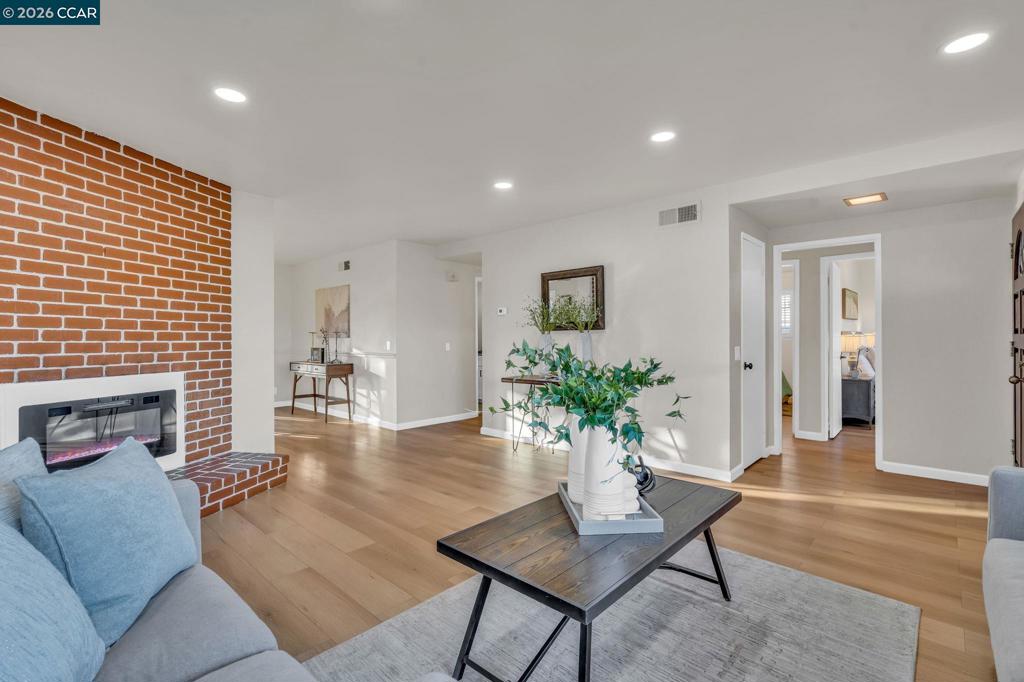 7472 7472 Blue Fox Way