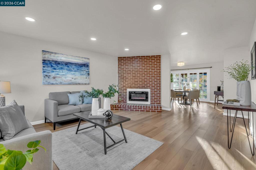 7472 7472 Blue Fox Way