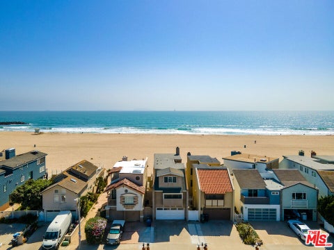 Photo of 305 Ocean Drive, Oxnard, CA 93035 (MLS # 26865693)