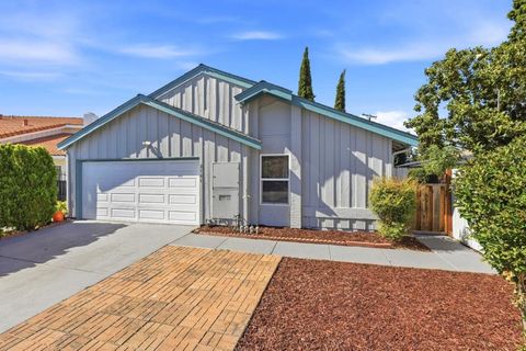 Photo of 2181 Laddie Court, San Jose, CA 95121 (MLS # ML82050846)