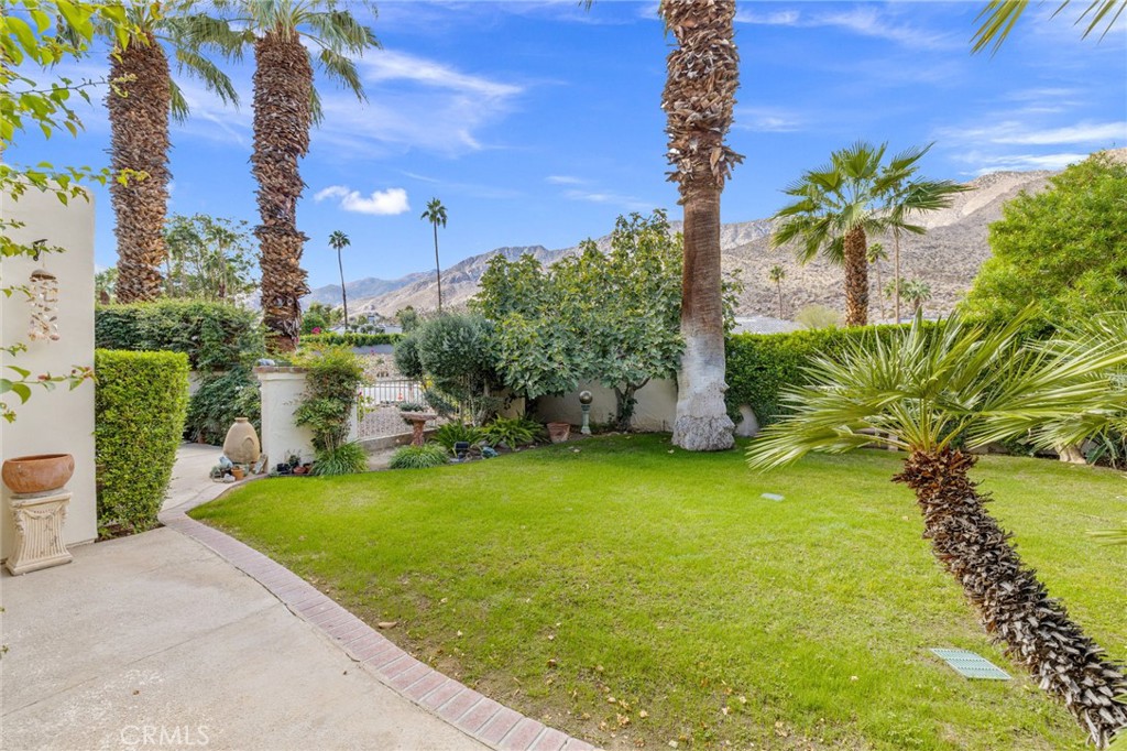 Canyon Granada (33420) - Residential