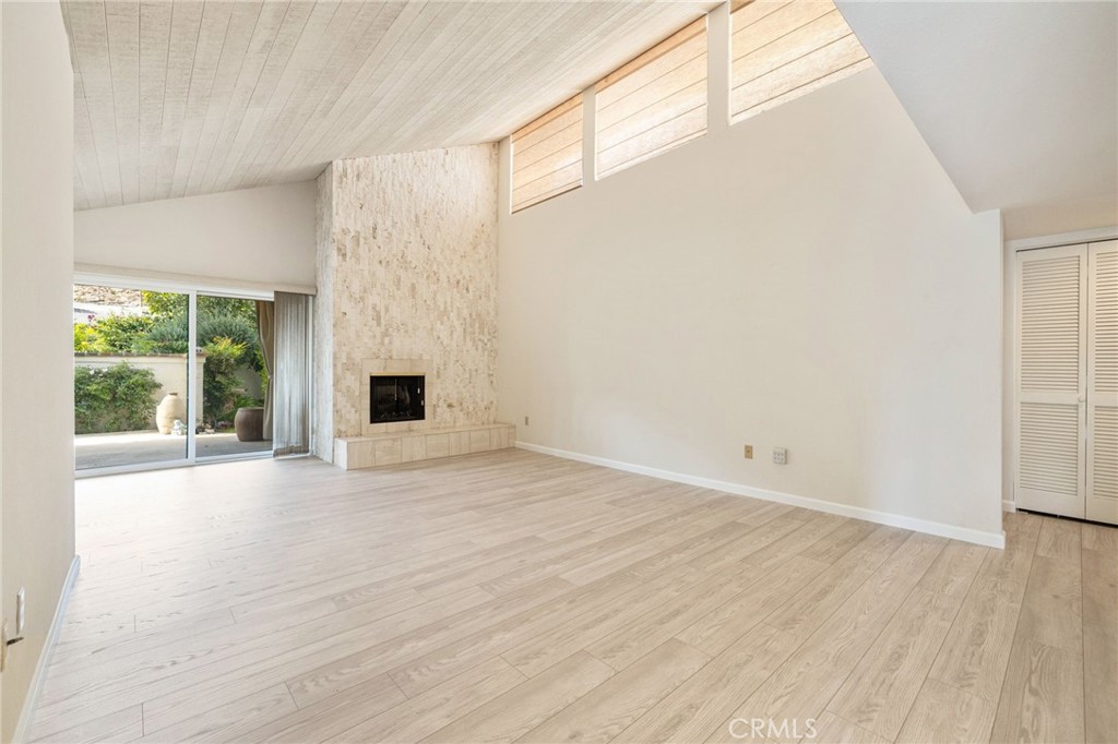 Canyon Granada (33420) - Residential
