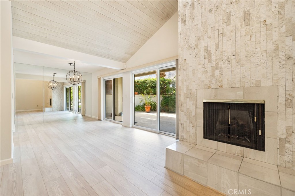Canyon Granada (33420) - Residential