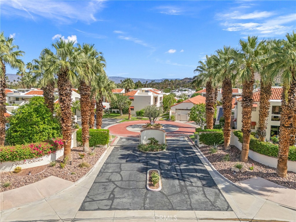 Canyon Granada (33420) - Residential