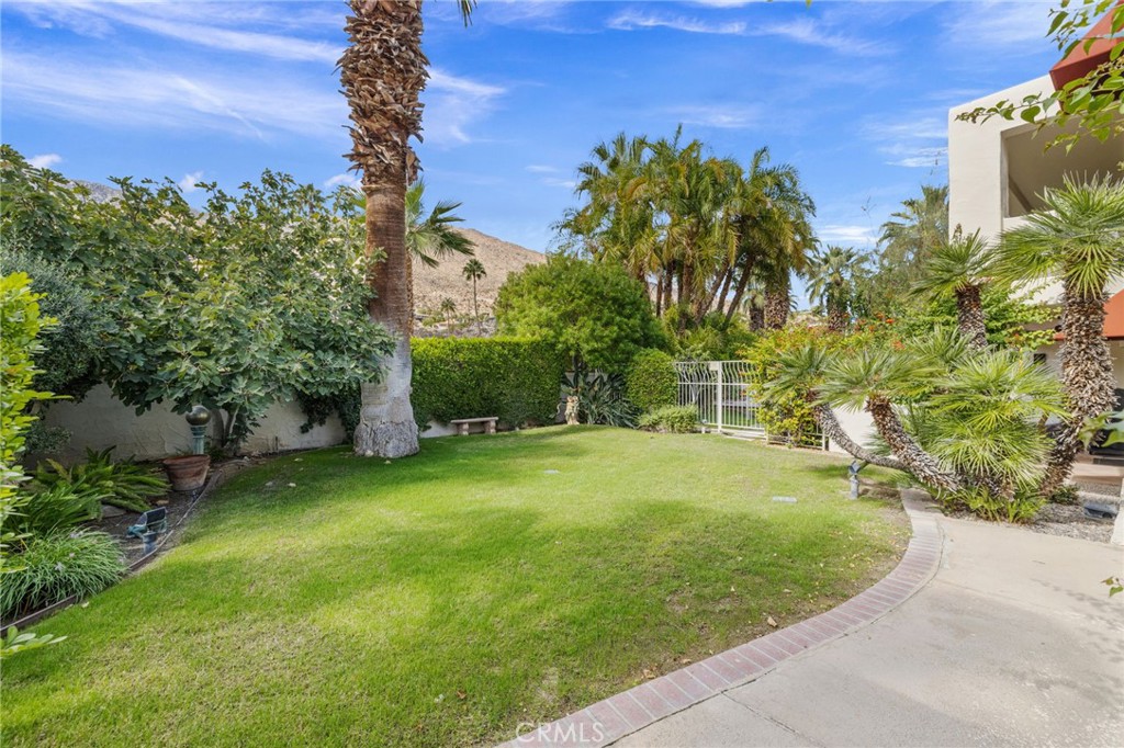 Canyon Granada (33420) - Residential