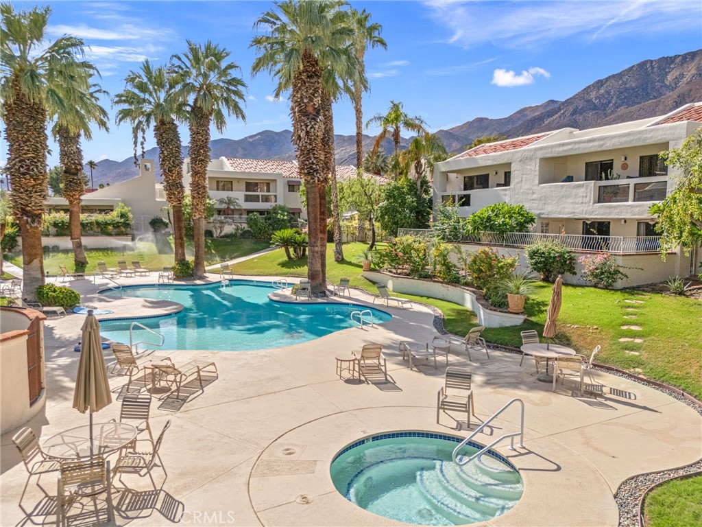 Canyon Granada (33420) - Residential