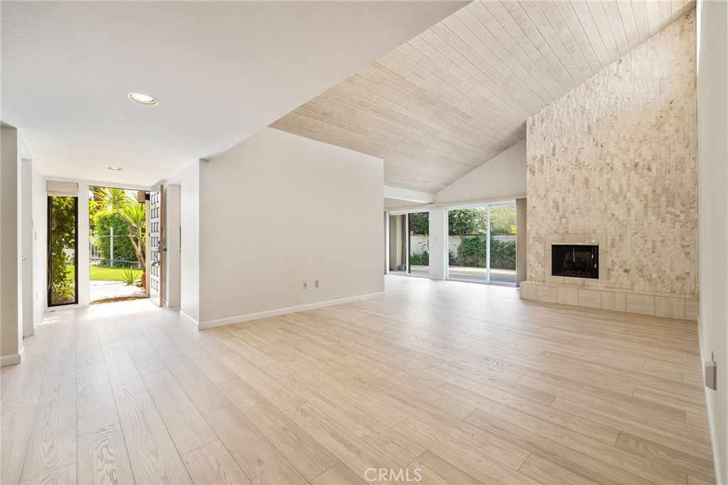 Canyon Granada (33420) - Residential