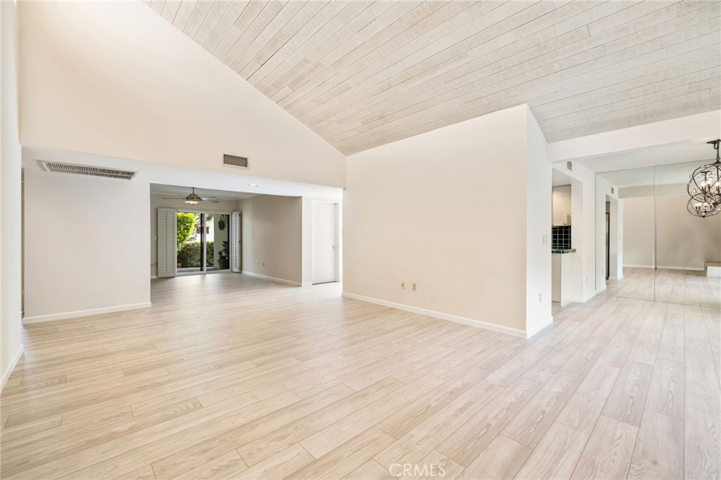 Canyon Granada (33420) - Residential