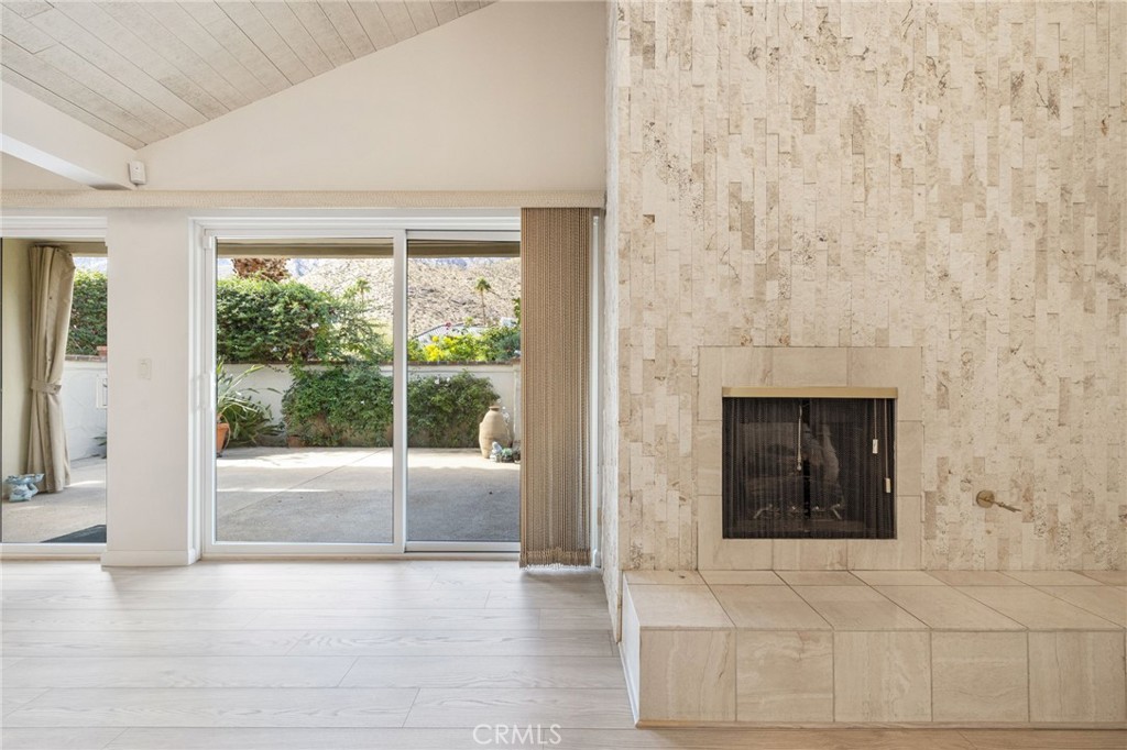 Canyon Granada (33420) - Residential