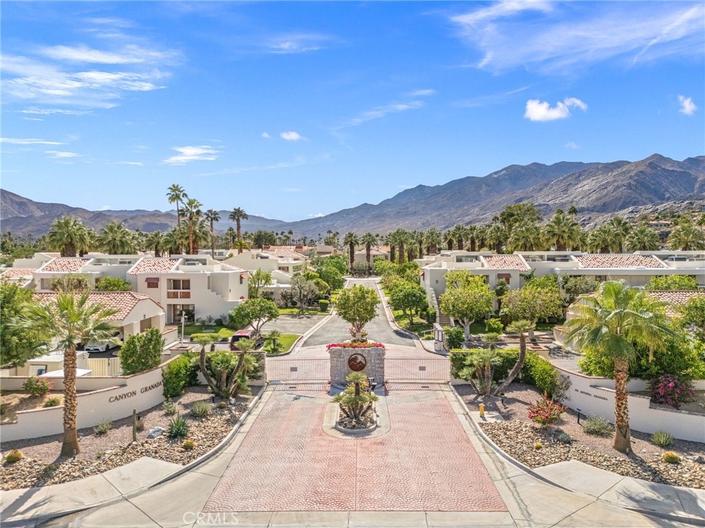 Canyon Granada (33420) - Residential